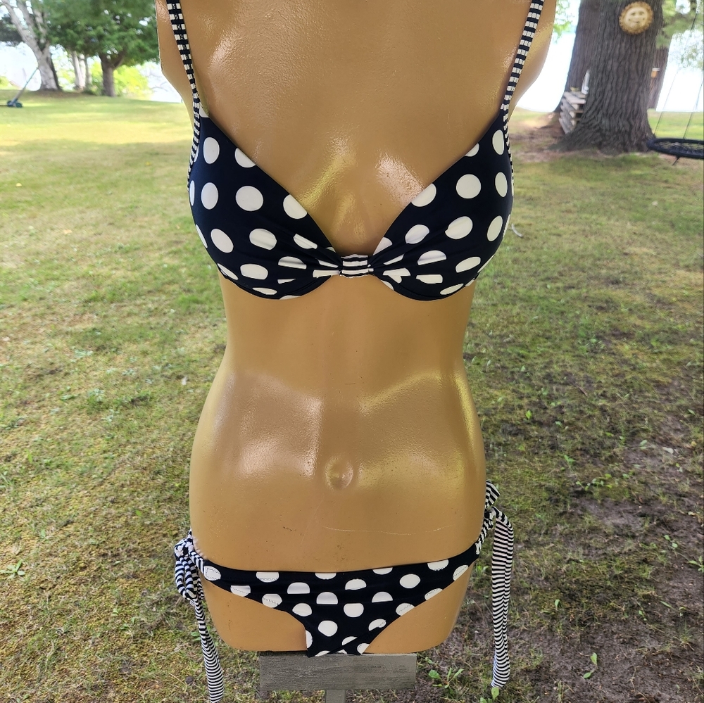 Poka dot bikini - Picture 3 of 11